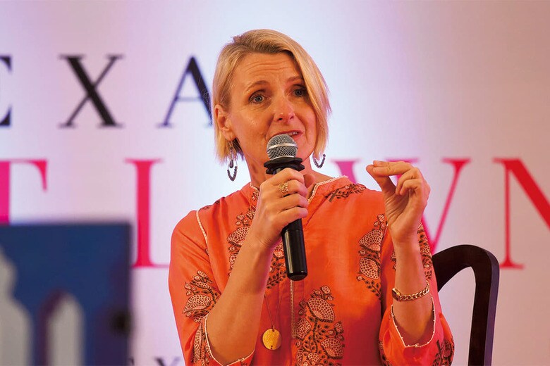 世間の反発で新作の出版を諦めたエリザベス・ギルバート（写真は2020年）　RAJ K RAJｰHINDUSTAN TIMES/GETTY IMAGES