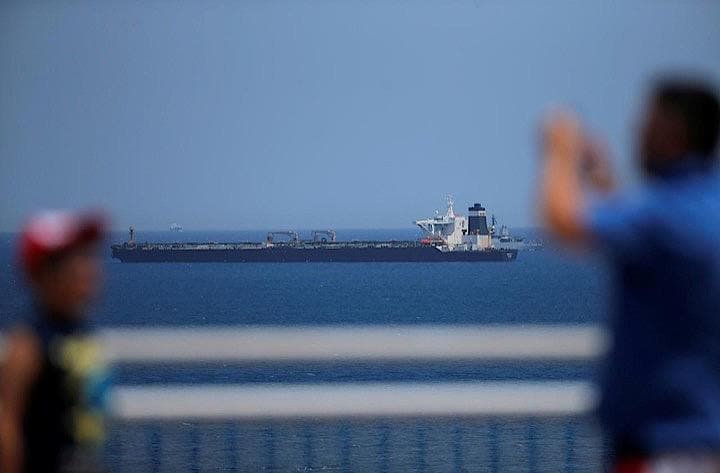 イラン革命防衛隊は、タンカーを解放しなければ、英国のタンカーを拿捕する必要があるとの認識を示した。写真は「グレース1」。ジブラルタルで4日撮影（2019年　ロイター／Jon Nazca）