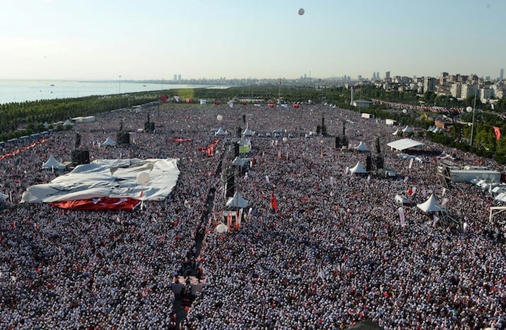 「正義の行進」の最終日には150万人が参加したと見積もられている　 Ziya Koseoglu- REUTERS