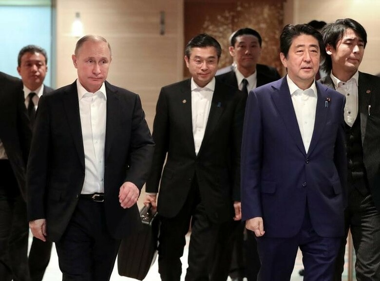 １２月１６日、安倍晋三首相とロシアのプーチン大統領は午後、東京の首相官邸に場所を移して２回目の首脳会談を開いた。主に経済協力について協議する。山口県長門市で撮影。提供写真（２０１６年　ロイター）