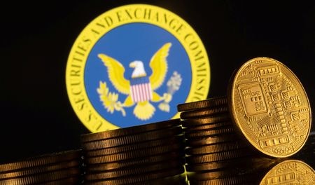 米証券取引委員会（ＳＥＣ）は６日、暗号資産（仮想通貨）交換業最大手バイナンスの米国資産を一時的に凍結するよう首都ワシントンの連邦地裁に求めた。写真は６月６日撮影（２０２３年　ロイター/Dado Ruvic/Illustration）