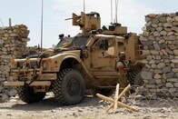 米政府のアフガン戦略見直しへ　パキスタンへの強硬姿勢も選択肢