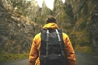 健康寿命を延ばす、歩く筋トレ「ラッキング」とは？...専門家も認める「軍隊式」有酸素運動の進化