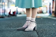 路上売春に行く私を、彼氏は笑顔で送り出してくれ、帰ればセックスしてくれるから「私はそれで幸せ」。なぜ彼女は...