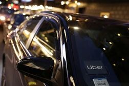 ウーバー、ロボタクシーに100億ドル超投資へ　利益予想低調で株価下落