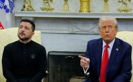 　３月５日、 トランプ米大統領が掲げるウクライナとロシアの停戦計画や対ロシア外交について、欧州の極右勢力の間では受け止め方にかなり温度差がある。写真は２月、ホワイトハウスで会談するトランプ米大統領とウクライナのゼレンスキー大統領（２０２５年　ロイター/Brian Snyder）