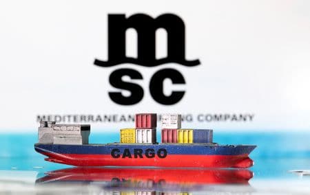 　９月１３日、スイスの海運大手ＭＳＣはこのほど、ドイツのハンブルク港を運営する港湾物流会社ＨＨＬＡの株式の約半分を約１３億ユーロ（１４億ドル）で取得することを提案した。昨年撮影（２０２３年　ロイター／Dado Ruvic/Illustration）