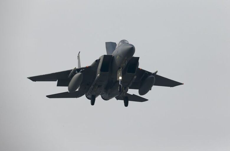 １２月２９日、有志連合がイスラム国指導者ら１０人を空爆で殺害した。写真はトルコの基地を離陸する米空軍戦闘機。１０日撮影（２０１５年　ロイター／Umit Bektas）