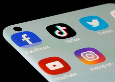 　バイデン米政権は７月５日、政府当局による交流サイト（ＳＮＳ）上のコンテンツ規制を制限する連邦地裁の命令を受け、判断を不服として控訴した。２０２１年７月撮影のイメージ写真（２０２３年　ロイター/Dado Ruvic/Illustration）