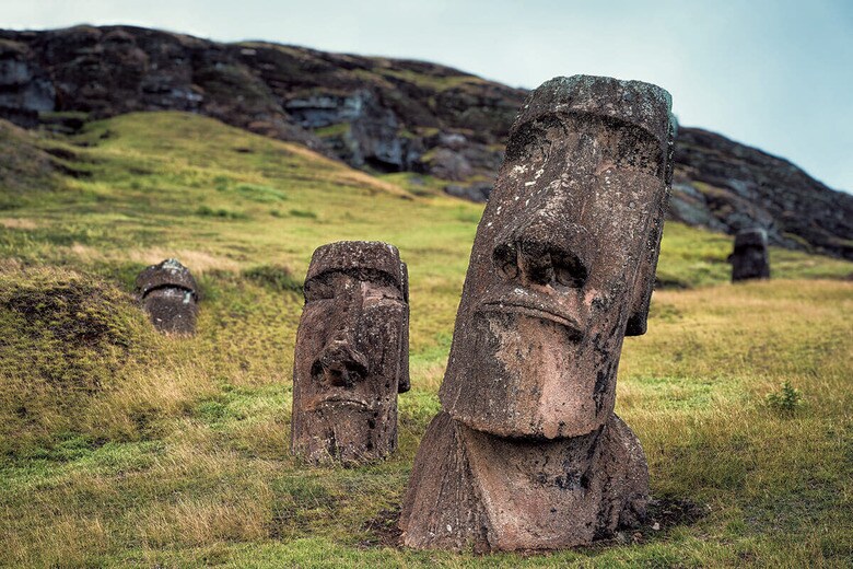 モアイで有名なイースター島は「絶海の孤島」として研究対象になったが　JIRI SOURAL/SHUTTERSTOCK