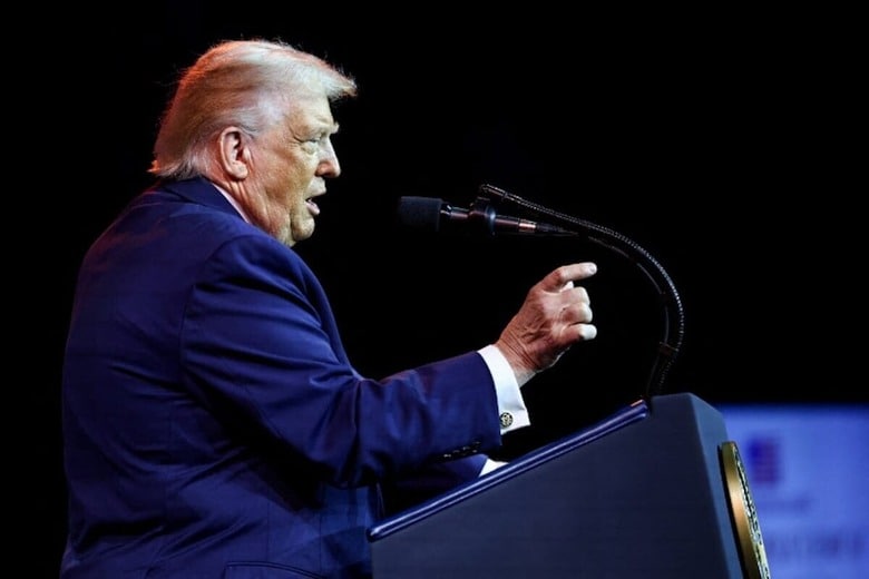 写真は１月６日、ワシントンで演説するトランプ米大統領。REUTERS/Kevin Lamarque