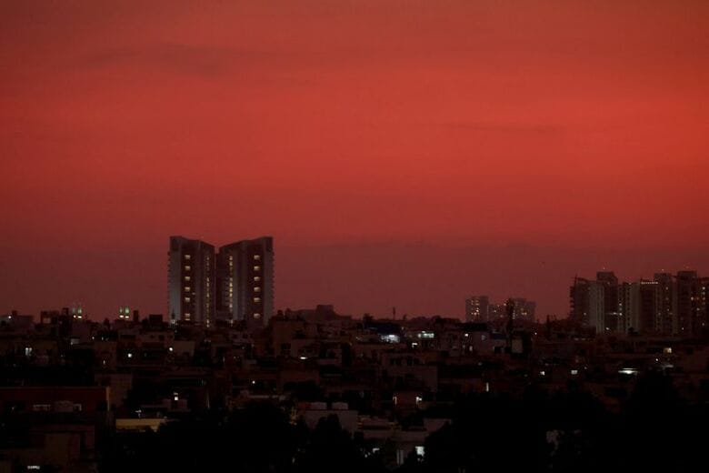 インドのベンガルールで5月4日撮影。REUTERS/Priyanshu Singh