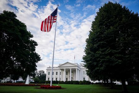 　９月１２日、米トランプ大統領の政権は今月の国連関連のイベントで、難民が庇護を求める権利を大幅に縮小し、第２次世界大戦後に築かれた人道保護の枠組みを再構築するよう提唱する方針だ。７月２０日、ホワイトハウスで撮影（２０２５年　ロイター/Al Drago）