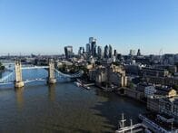 英サービスＰＭＩ、8月改定値は52.5、コスト圧力高まる