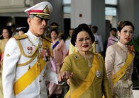 ペット犬の名は「空軍大将」、タイ次期国王の奇行の数々