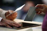 仏地方選は極右が一転全敗、右派野党優勢・社会党は退潮鮮明