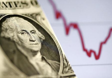 　１４日、終盤のニューヨーク外為市場でドルが下落した。写真は２０１６年１１月撮影（２０２０年　ロイター/Dado Ruvic）