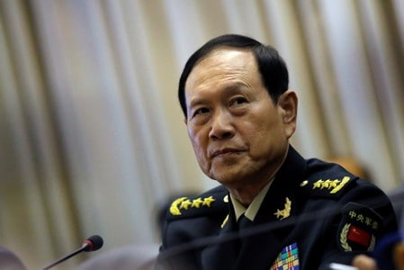 　１１月１８日、中国の魏鳳和国防相（写真）は、訪問先のバンコクでエスパー米国防長官と会談し、米国が南シナ海で軍事力を誇示したり、緊張を高める行為を中断するよう要請した。写真はブラジリアで昨年９月撮影（２０１９年　ロイター／Adriano Machado）