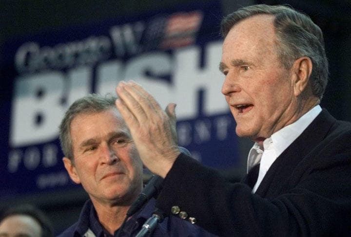 当選後のパパ・ブッシュは「全国民の大統領」としてのつとめをまっとうした　REUTERS