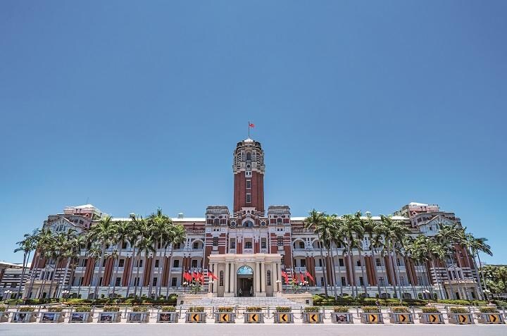 台湾では歴史の起点をどこに置くかすら政治と深く関わっている（日本統治時代に建設された台北の台湾総統府）　YAOPHOTOGRAPH/ISTOCK<!--TWH_01-->