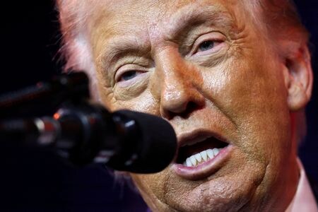米ワシントンの文化施設「トランプ・ケネディ・センター」で6日撮影のトランプ大統領。REUTERS/Kevin Lamarque/File Photo