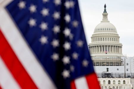 　バイデン米政権は政府各機関に対して、９月から対面業務のさらなる拡大に向けて「積極的に」取り組むよう促している。写真はワシントンの米議会議事堂。３日撮影（２０２３年　ロイター/Kevin Wurm）