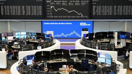 欧州経済センター（ＺＥＷ）が１３日発表した５月のドイツ景気期待指数は２５．２と、４月のマイナス１４．０から上昇し、プラスに転換した。フランクフルト証券取引所で１２日撮影（２０２５年　ロイター）