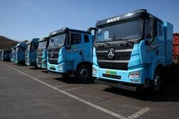 アングル：中国で大型トラック電動化加速、イラン情勢による軽油急騰受け