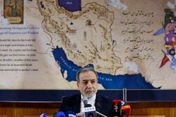 イラン外相、外国軍撤退が「リスク軽減の最善策」　米ヘリ撃墜受け