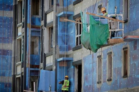 　７月１日、中国の民間不動産調査会社、中国指数研究院が発表した６月の国内１００都市の中古住宅価格は下落幅が拡大し、一連の政策支援にもかかわらず、不動産市場の低迷が続いていることを浮き彫りにした。写真は２０２２年７月、北京市内で撮影（２０２５年　ロイター/Thomas Peter）
