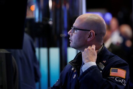 　１２月８日、１１日から始まる米株式市場では、新年を控えて「タックスロス・セリング」が出やすくなりそうだ。ニューヨーク証券取引所で５日撮影（２０１７年　ロイター/Lucas Jackson）