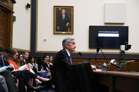 7月１８日、パウエル米ＦＲＢ議長は下院金融サービス委員会での証言で、保護主義の世界的な台頭はいずれ米国や世界の経済成長にとってリスクになるとの考えをあらためて示した。写真は１８日、ワシントンで撮影（２０１８年　ロイター/Mary F. Calvert）