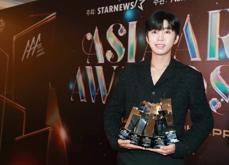 現在のトロット界のトップランナー、イム・ヨンウン。写真は2023年ASIA ARTIST AWARDSで5冠を受賞したときのようす　Star News via Reuters Connect