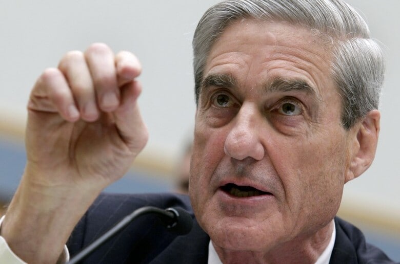 ５月１6日、トランプ米政権のロシア疑惑を捜査しているモラー特別検察官（写真）側はトランプ大統領の弁護士らに対し、大統領を起訴できないという司法省の指針に従うと伝えた。米ＣＮＮテレビが報じた。２０１３年撮影（２０１８年ロイター/Yuri Gripas）