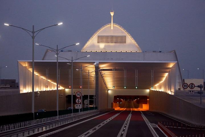 「港珠澳大橋」開通 香港・珠海・マカオを結ぶ　 Bobby Yip-REUTERS