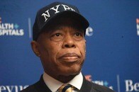 ニューヨーク市長をめぐる裏切りのドラマがリアルタイムで進行中