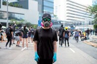 【デモ隊の告白6】「次の世代のために自分が銃弾を受け止める番」20歳女性