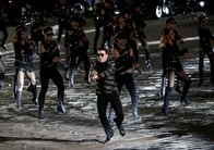 韓国「国軍の日」、軍事パレードの代わりに歌手PSY登場　急速な緊張緩和に不安の声