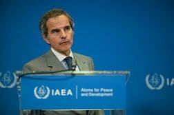 ＩＡＥＡ理事会が対イラン決議採択、濃縮ウラン申告と査察要請　イラン反発