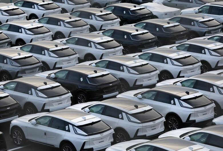 写真は横浜港の車両保管ヤード。2025年7月、横浜で撮影。REUTERS/Kim Kyung-Hoon