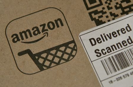米アマゾン・ドット・コムが２８日に発表した第２・四半期決算は、売上高が市場予想を上回った。２０１６年２月撮影（２０２２年　ロイター/Toby Melville）
