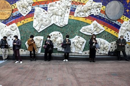 　２月２７日、岡田直樹官房副長官は２７日午後の会見で、確定申告の期限を１カ月延長する方向で国税庁が検討していると述べた。写真は都内で２４日撮影（２０２０年　ロイター／Athit Perawongmetha）