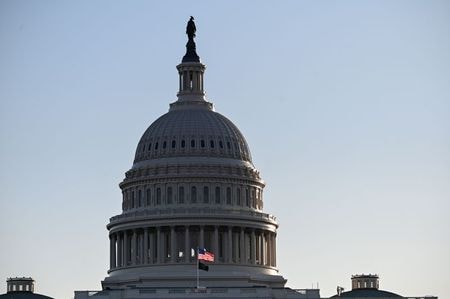 　２月３日、米議会下院は共和党の支持なしに１兆９０００億ドル規模のコロナ対策案の承認が可能になる予算決議案を可決した。米議会で１月撮影（２０２１年　ロイター/Erin Scott）