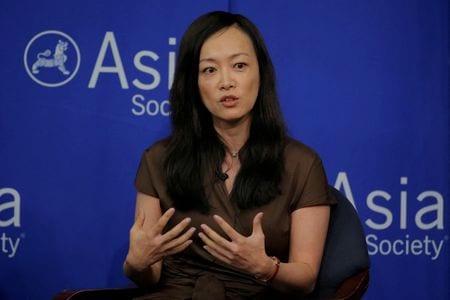 ７月１６日、米中央情報局（ＣＩＡ）やホワイトハウス国家安全保障会議（ＮＳＣ）に在籍していた経歴を持つ外交政策専門家のスー・ミ・テリー氏（写真）が韓国政府の未登録工作員として活動し、その見返りに高級品などを受け取ったとして米国で起訴された。ニューヨークで２０１７年６月撮影（２０２４年　ロイター/Lucas Jackson）