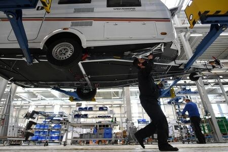 ドイツ連邦統計庁が７日発表した５月の鉱工業生産指数は、前月比０．３％低下した。供給障害が景気の回復を妨げていることが改めて浮き彫りとなった。写真は独国内の工場、３月撮影（２０２１年　ロイター／Andreas Gebert）