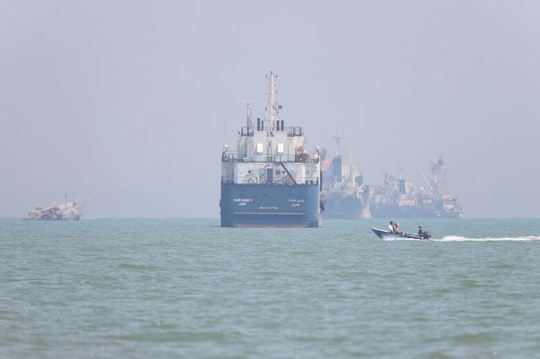 6月11日、イラン、バンダル・アッバスからホルムズ海峡を撮影。 Amirhosein Khorgooi/ISNA/WANA (West Asia News Agency) via REUTERS