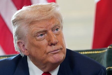 トランプ米大統領は２８日、米国が先月攻撃したイランの核施設について、イラン政府が再稼働を試みた場合、新たな攻撃を命じる可能性があると警告した。同日撮影（２０２５年　ロイター/Christopher Furlong/Pool via REUTERS）