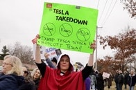 各国で非難され凋落するテスラ...次に目指すのは、バッシングのない「あの国」