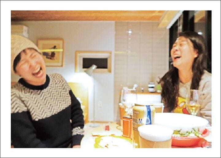 著者のキム・ハナ（左）とファン・ソヌ（右）　Kim Hana and Hwang Sunwoo