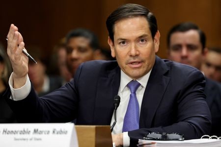 　５月２０日、ルビオ米国務長官は上院歳出委員会の外交問題小委員会が開いた公聴会で証言し、自身が就任以降に無効化したビザ（査証）が恐らく数千件に上るとの見方を示した。写真は２０日、ワシントンの連邦議会議事堂で撮影（２０２５年　ロイター/Jonathan Ernst）